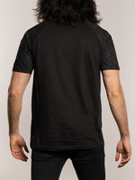 Le t-shirt raglan premium en cachemire noir