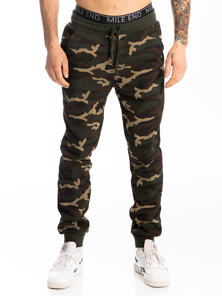 Le pantalon de survêtement Premium en camouflage vert